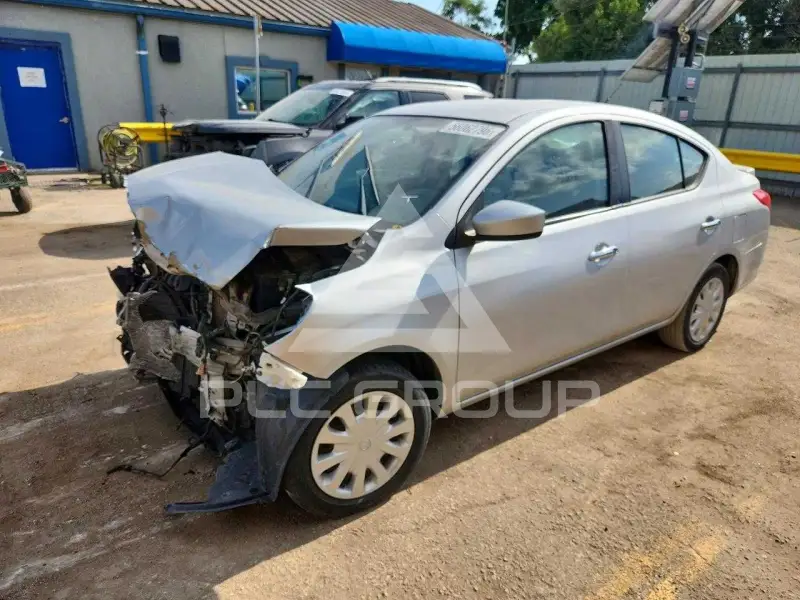 2019 Nissan VERSA фото