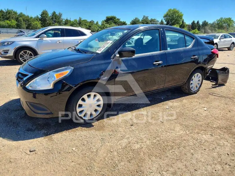 2019 Nissan VERSA photo