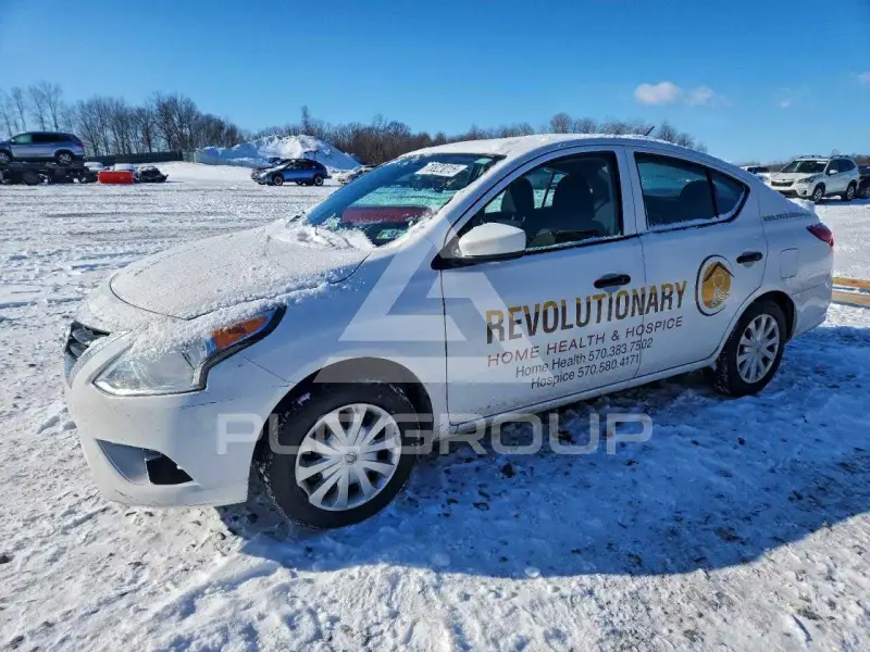 2019 Nissan VERSA photo