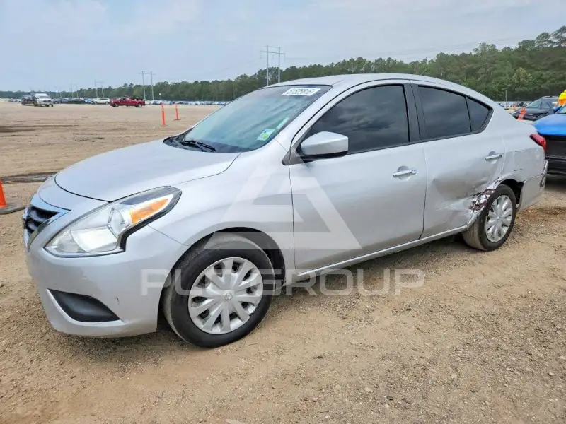 2019 Nissan VERSA фото