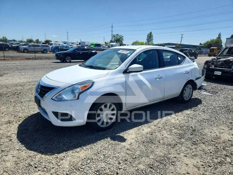 2019 Nissan VERSA photo