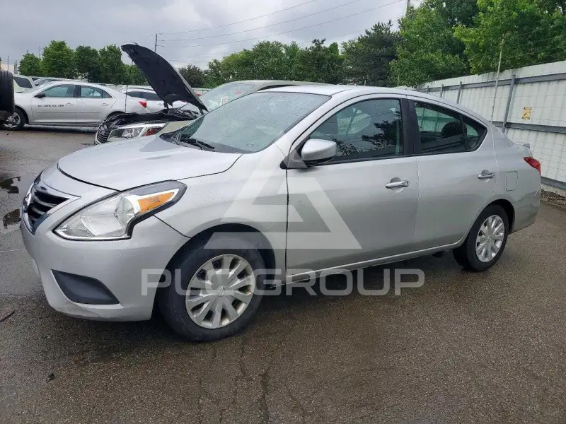 2019 Nissan VERSA фото
