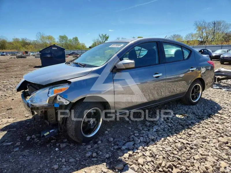 2019 Nissan VERSA photo
