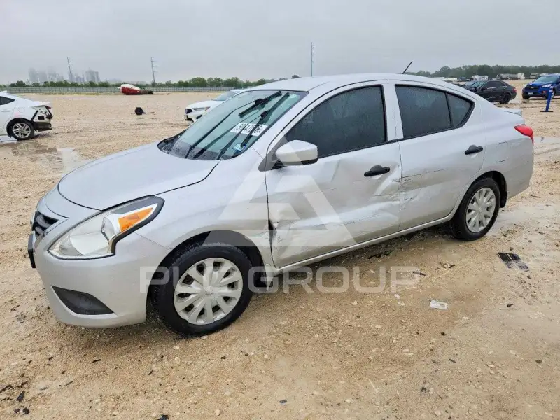 2019 Nissan VERSA фото