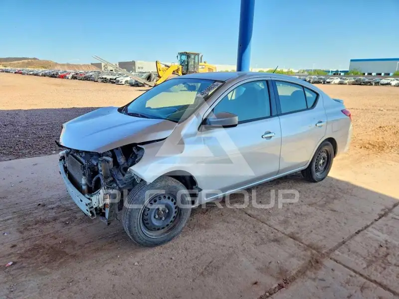 2019 Nissan VERSA фото