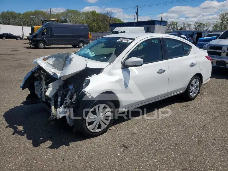 2019 Nissan VERSA photo