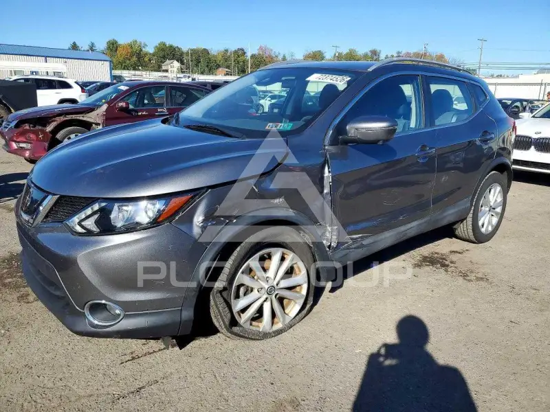 2019 Nissan ROGUE photo