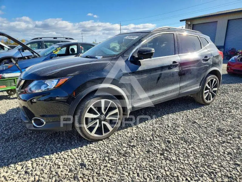 2019 Nissan ROGUE photo