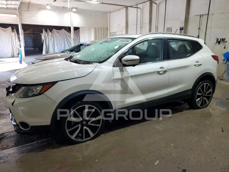 2019 Nissan ROGUE photo