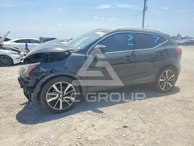 2019 Nissan ROGUE photo