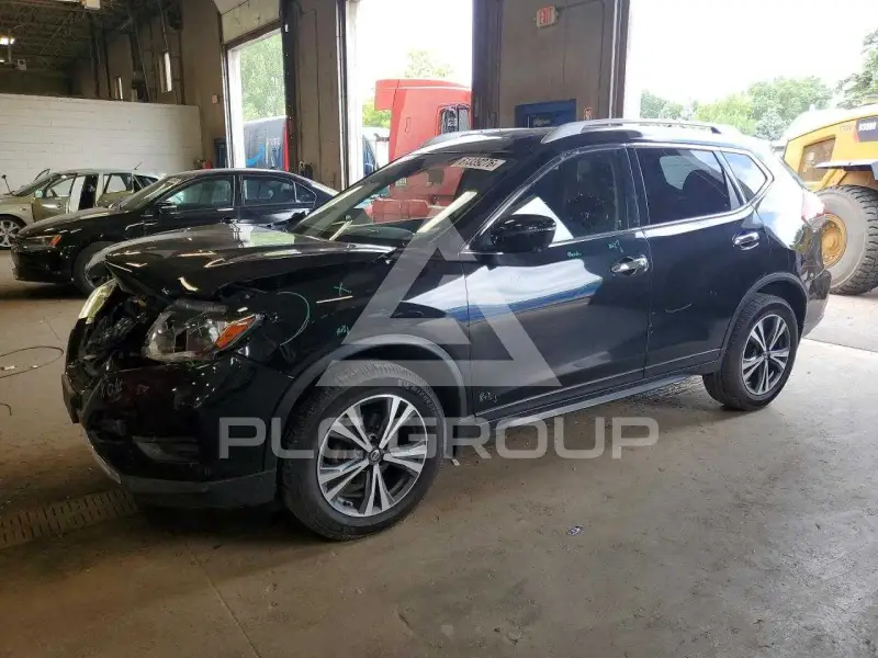 2019 Nissan ROGUE photo