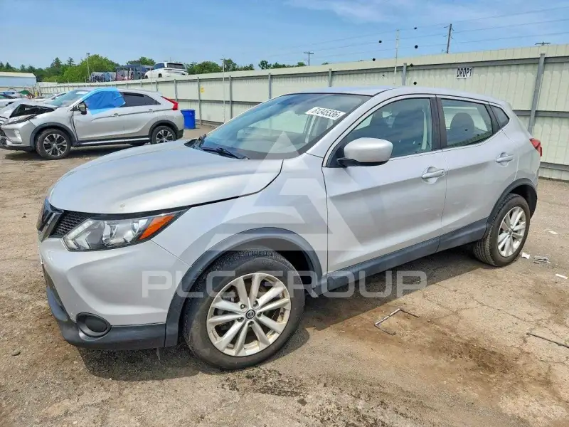 2019 Nissan ROGUE photo