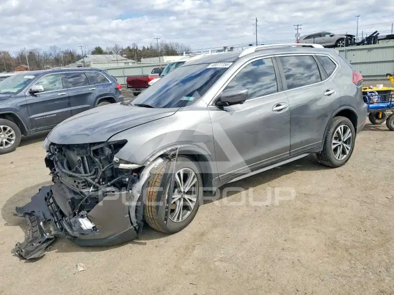 2019 Nissan ROGUE photo