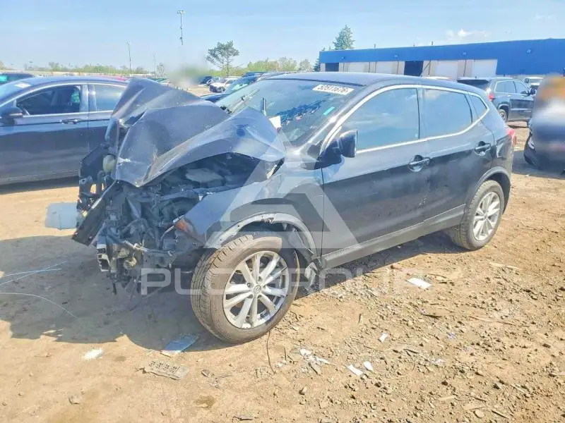 2019 Nissan ROGUE photo