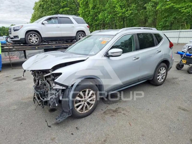 2019 Nissan ROGUE photo