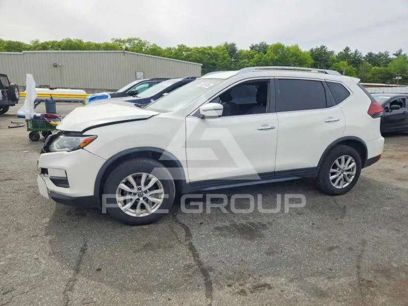 2019 Nissan ROGUE photo