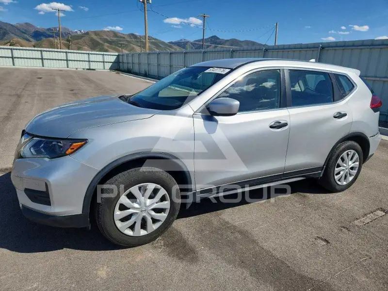 2019 Nissan ROGUE photo