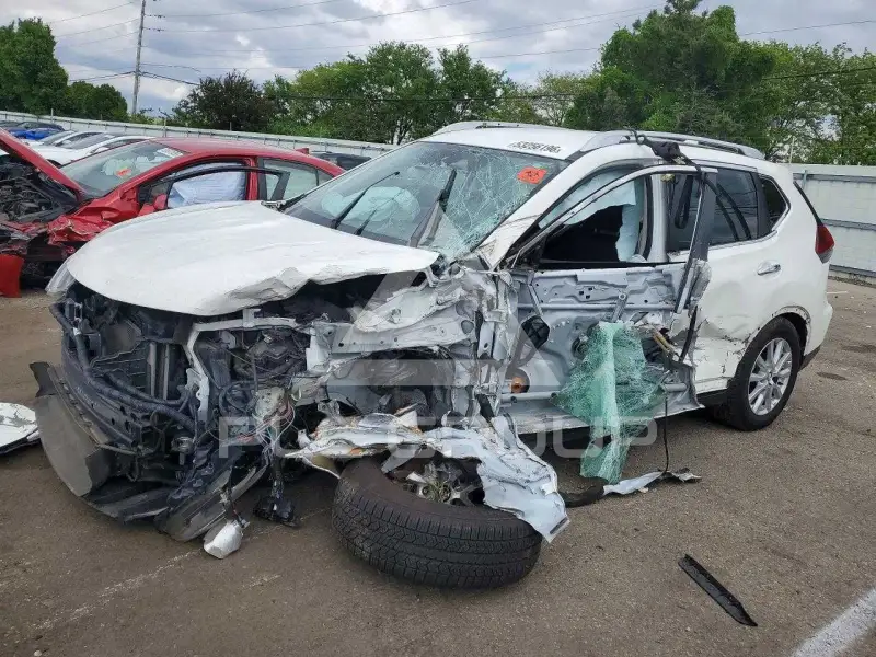 2019 Nissan ROGUE photo