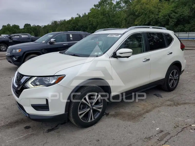 2019 Nissan ROGUE photo