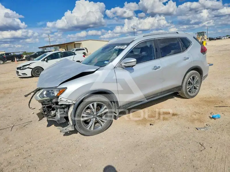 2019 Nissan ROGUE photo