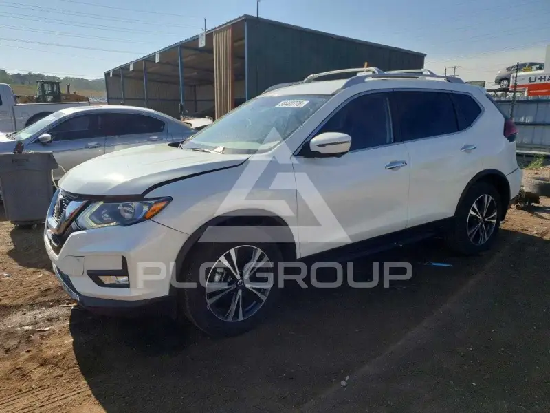 2019 Nissan ROGUE photo