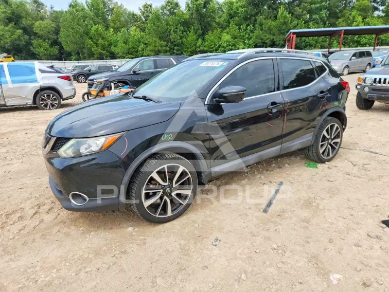 2019 Nissan ROGUE photo
