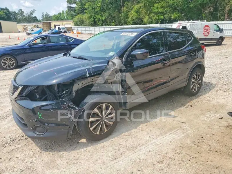 2019 Nissan ROGUE photo