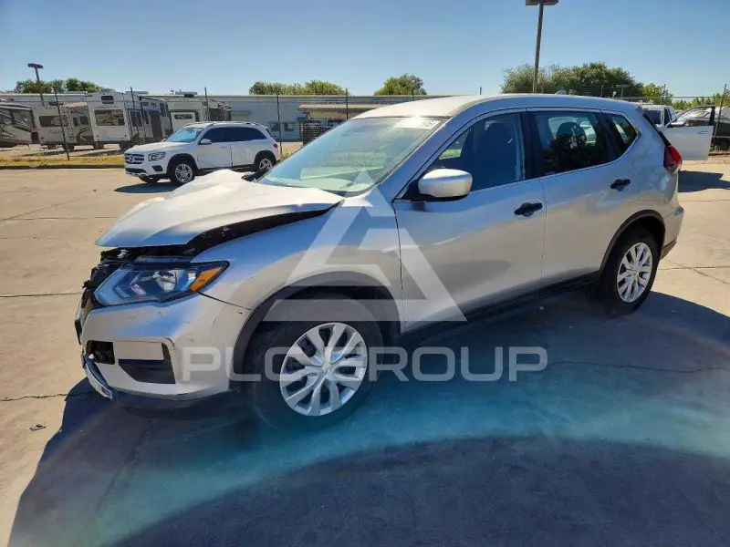 2019 Nissan ROGUE photo