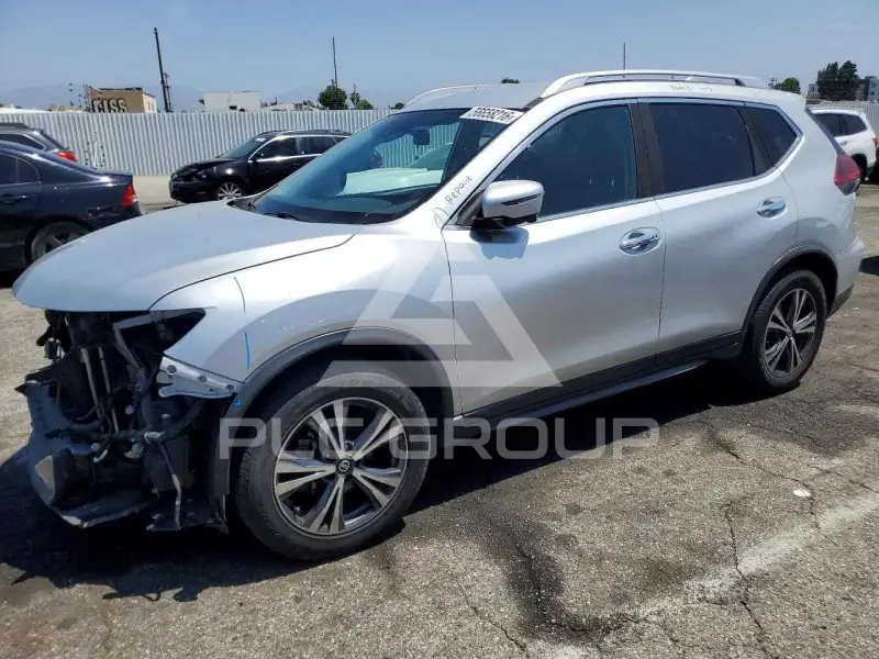 2019 Nissan ROGUE photo