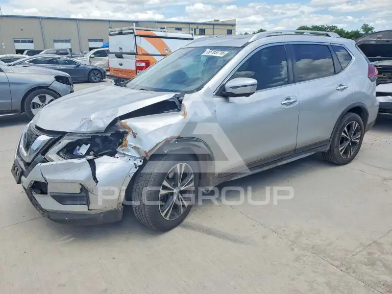 2019 Nissan ROGUE photo