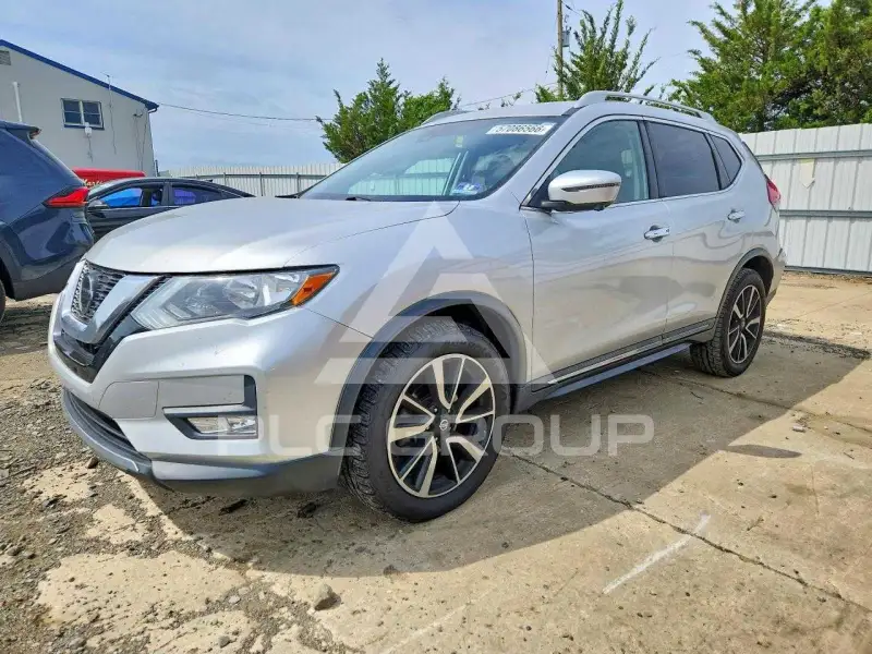 2019 Nissan ROGUE photo