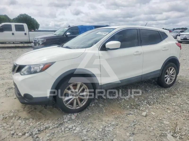 2019 Nissan ROGUE photo