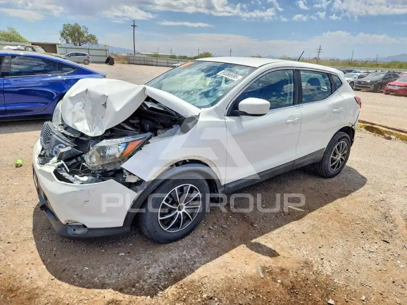 2019 Nissan ROGUE photo