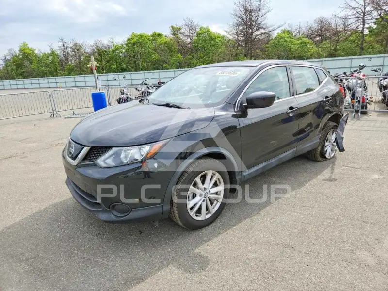 2019 Nissan ROGUE photo
