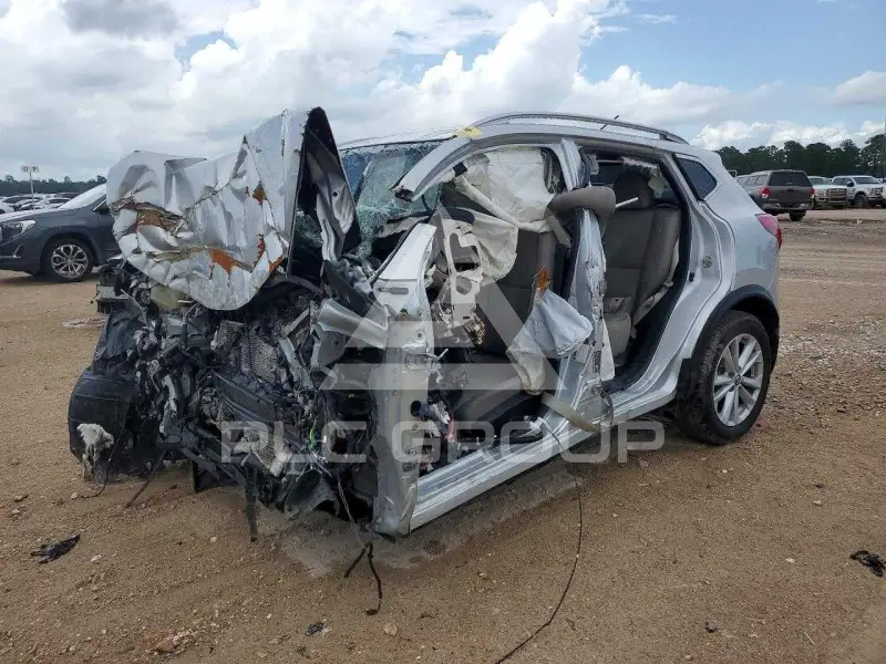 2019 Nissan ROGUE photo
