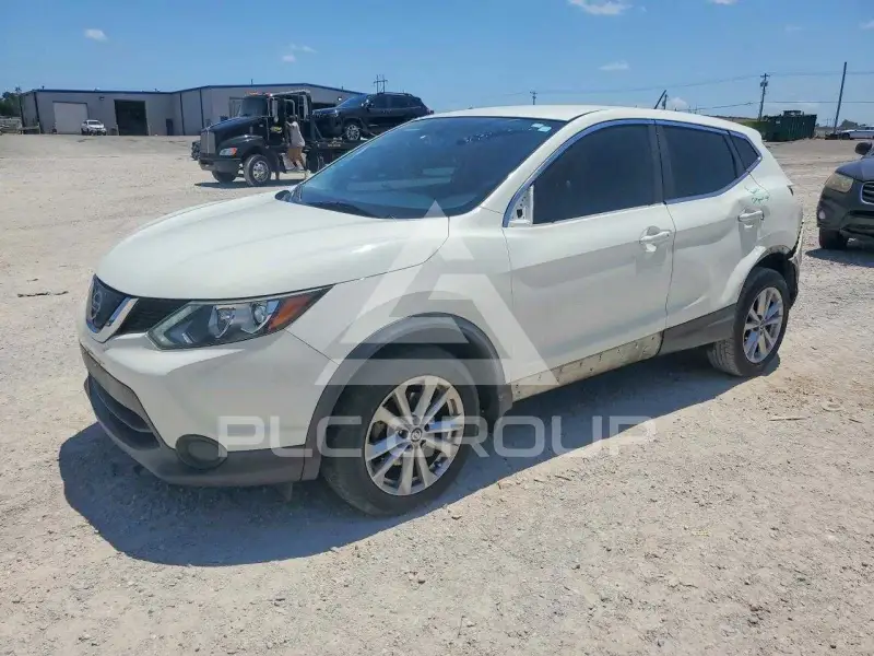 2019 Nissan ROGUE photo