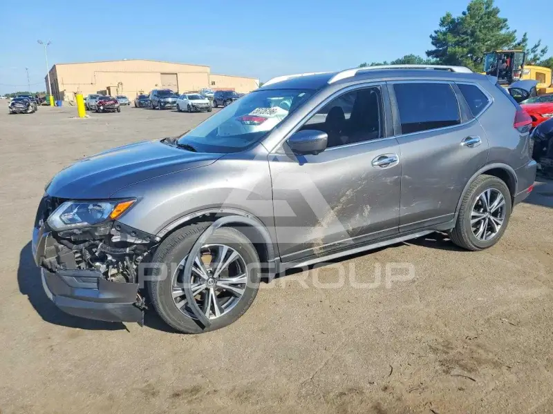 2019 Nissan ROGUE photo