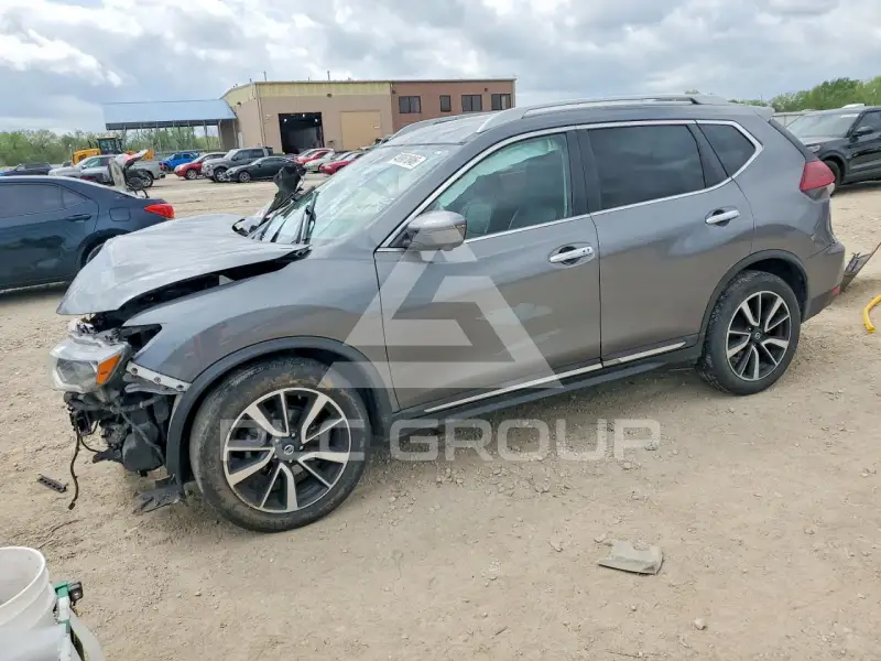 2019 Nissan ROGUE photo