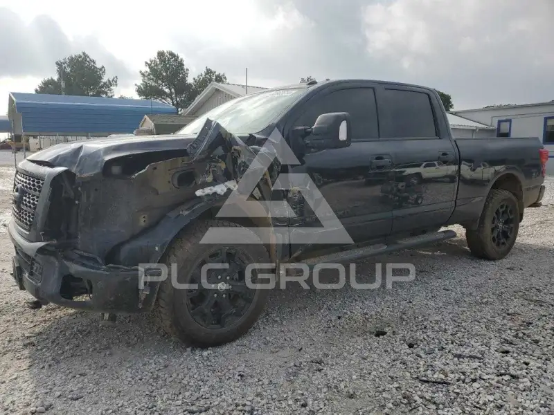2019 Nissan TITAN фото