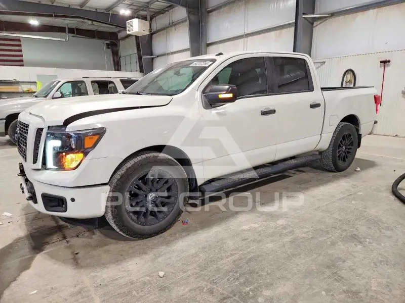 2019 Nissan TITAN фото