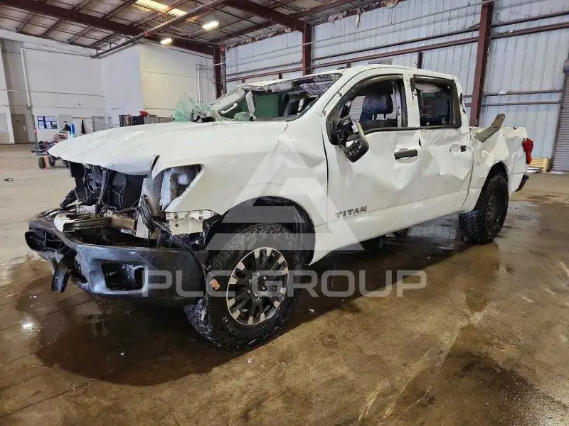 2019 Nissan TITAN photo