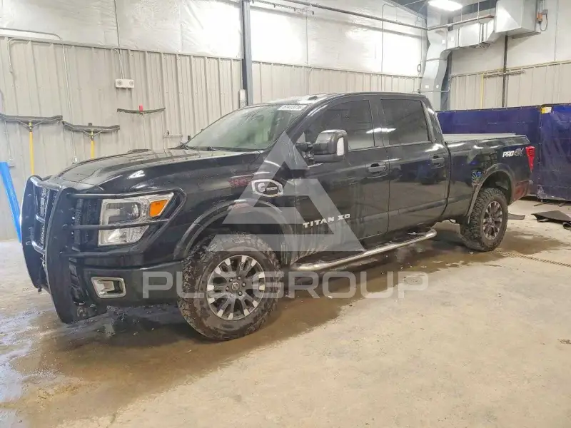 2019 Nissan TITAN фото