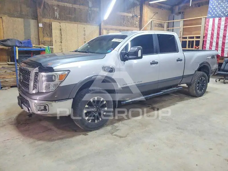 2019 Nissan TITAN фото