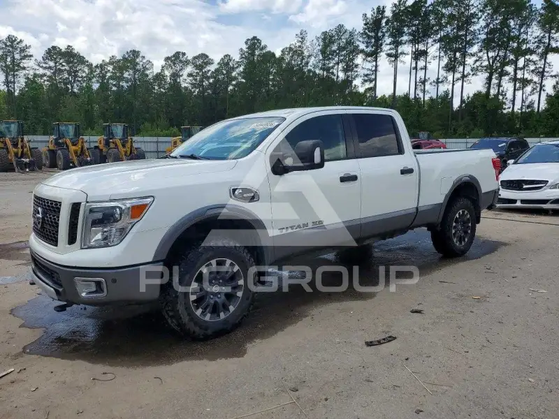 2019 Nissan TITAN фото