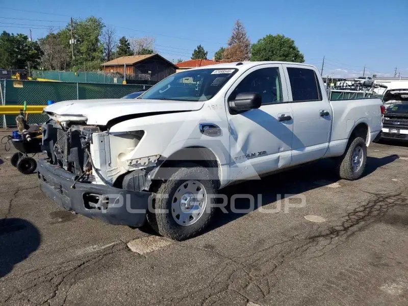 2019 Nissan TITAN фото