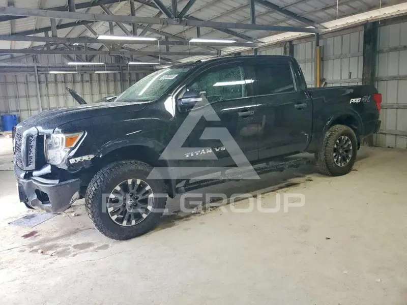 2019 Nissan TITAN photo
