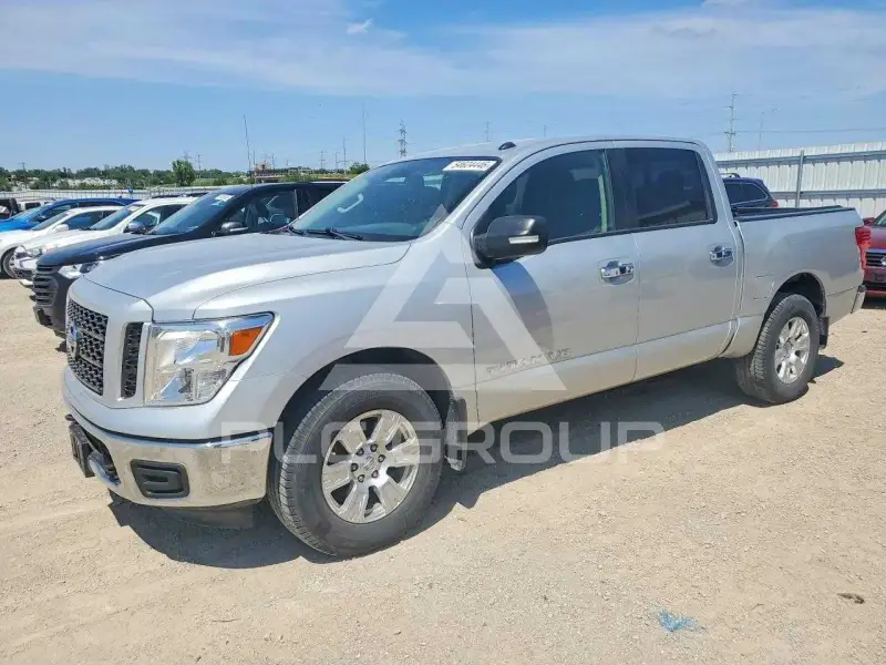 2019 Nissan TITAN photo