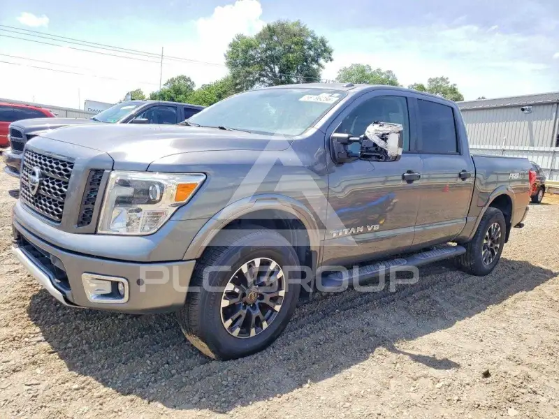2019 Nissan TITAN photo