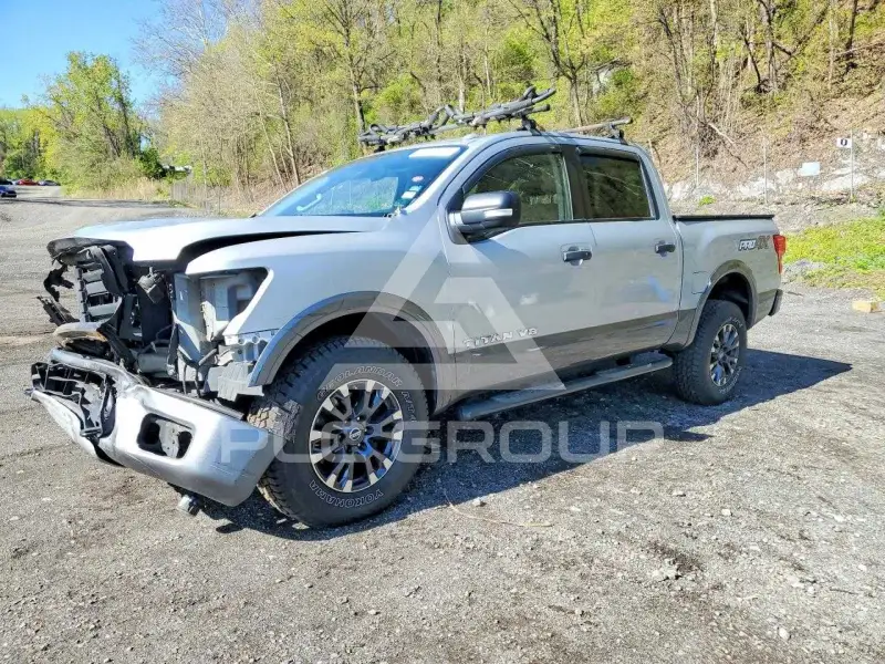 2019 Nissan TITAN фото