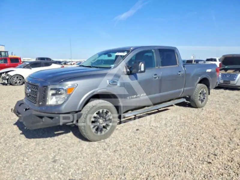 2019 Nissan TITAN фото